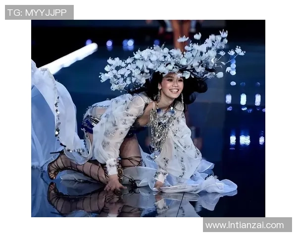 足球明星意外掏裤兜瞬间引发热议网友纷纷猜测背后故事揭秘